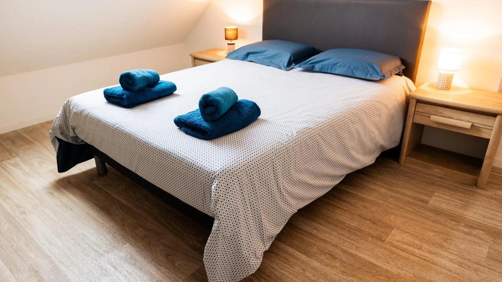 Holiday home Maison Comprenant Deux Gites A Louer, Ensemble Ou Independamment, Capacite De 4 A 19 Personnes Idealement Place Pour Visiter Le Mont-Saint-Michel, Saint-Malo Et Les Alentours Baguer-Pican