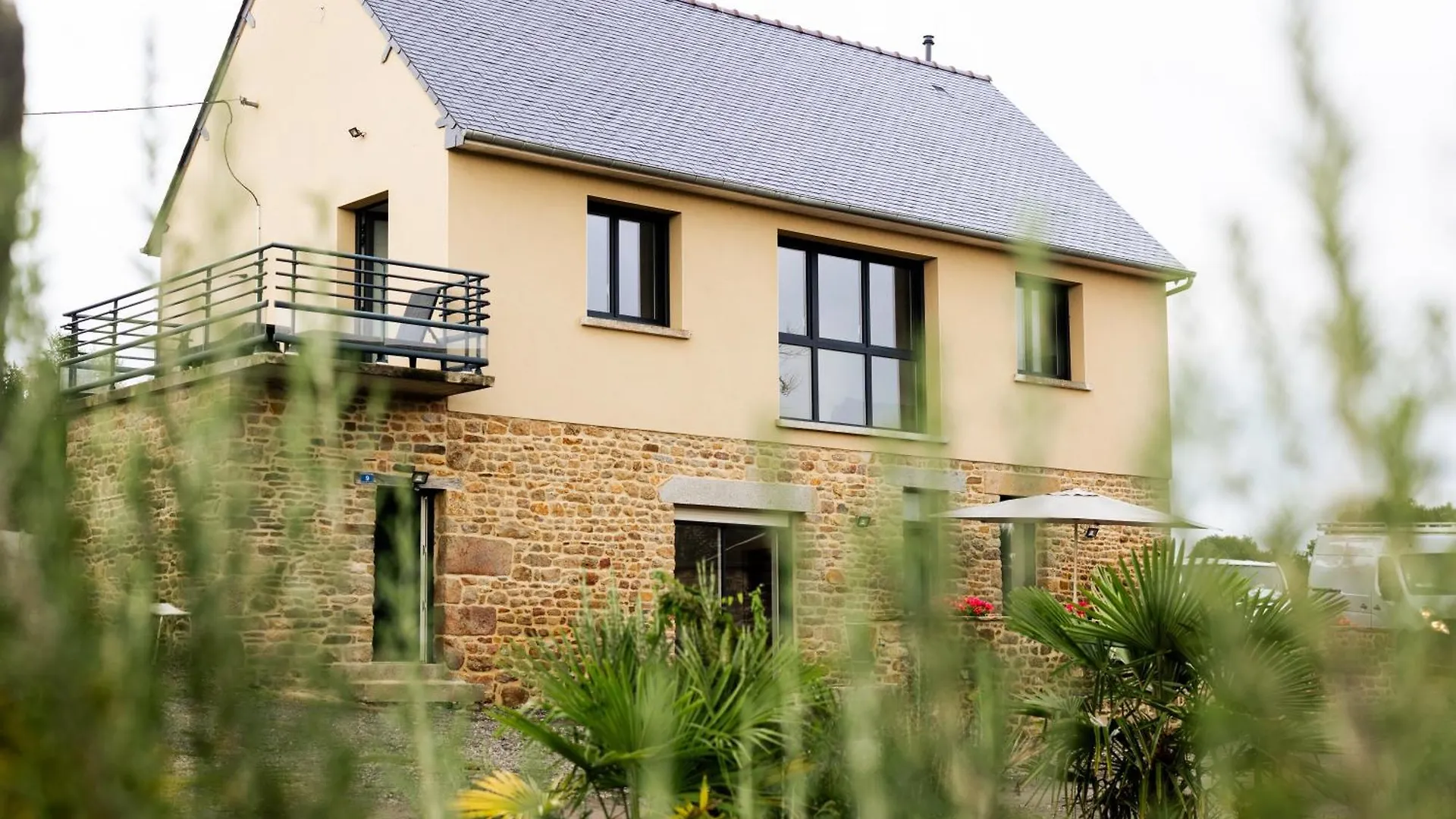 Maison Comprenant Deux Gites A Louer, Ensemble Ou Independamment, Capacite De 4 A 19 Personnes Idealement Place Pour Visiter Le Mont-Saint-Michel, Saint-Malo Et Les Alentours Baguer-Pican France