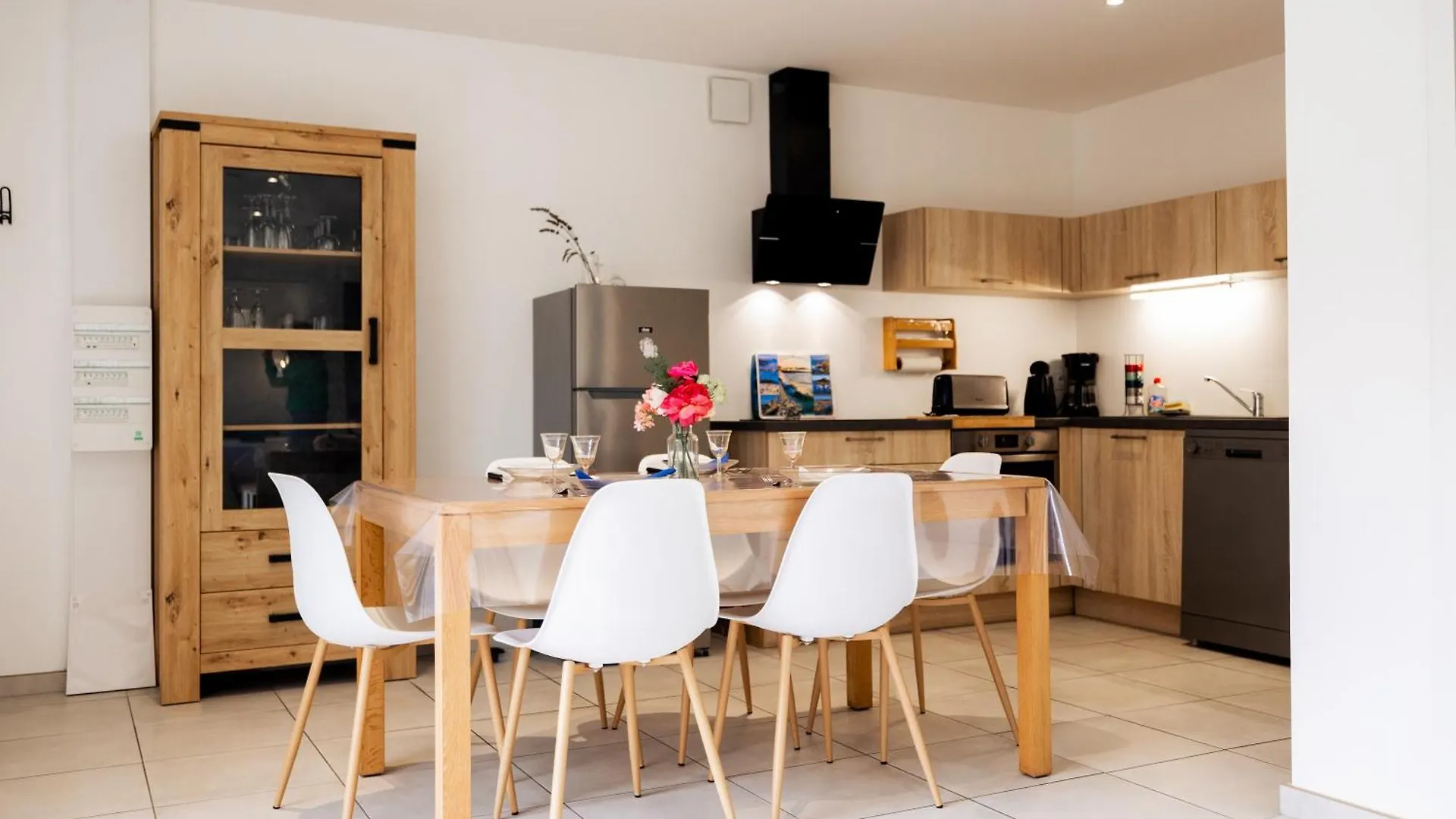 Maison Comprenant Deux Gites A Louer, Ensemble Ou Independamment, Capacite De 4 A 19 Personnes Idealement Place Pour Visiter Le Mont-Saint-Michel, Saint-Malo Et Les Alentours Baguer-Pican