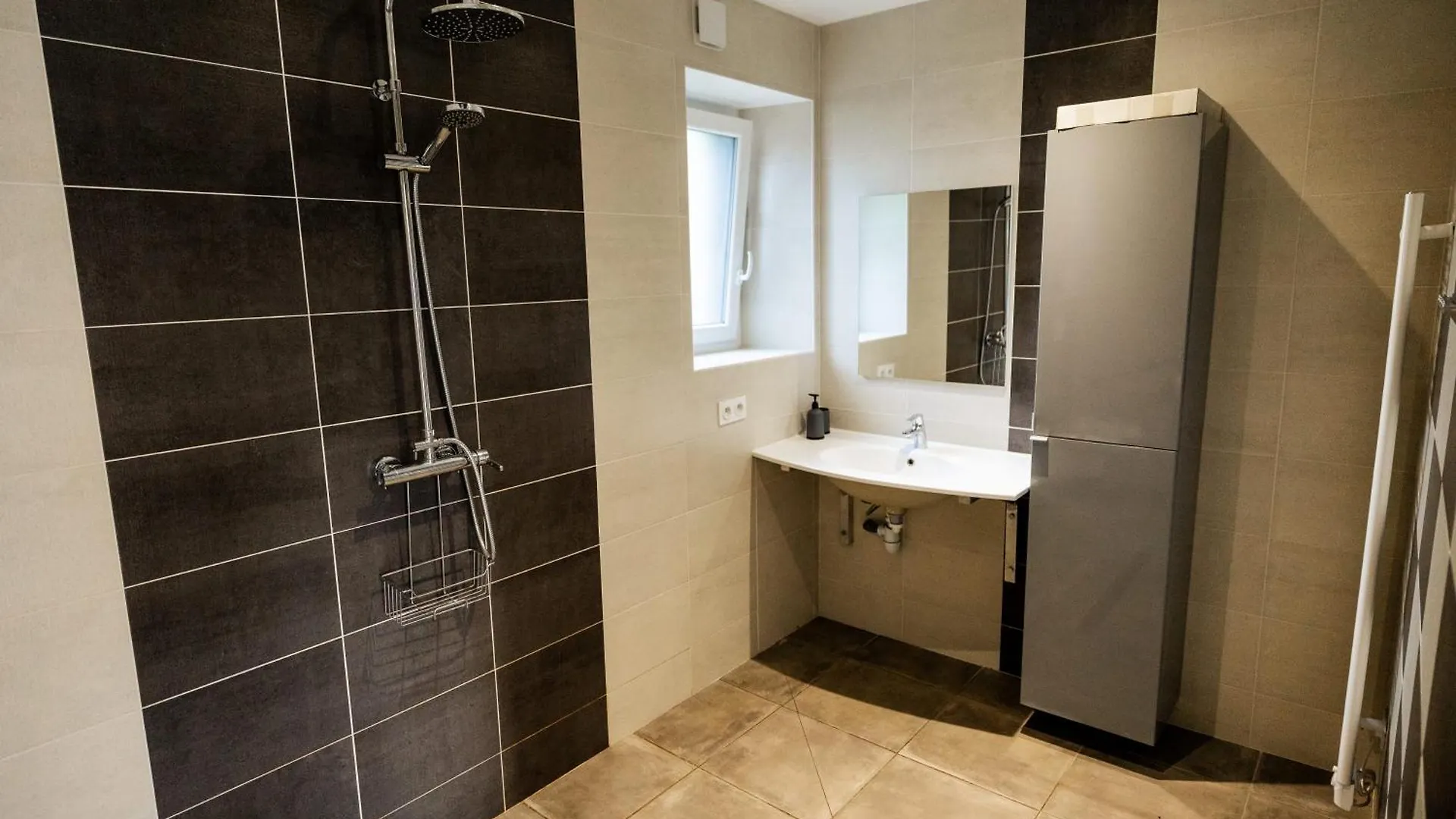 Holiday home Maison Comprenant Deux Gites A Louer, Ensemble Ou Independamment, Capacite De 4 A 19 Personnes Idealement Place Pour Visiter Le Mont-Saint-Michel, Saint-Malo Et Les Alentours Baguer-Pican