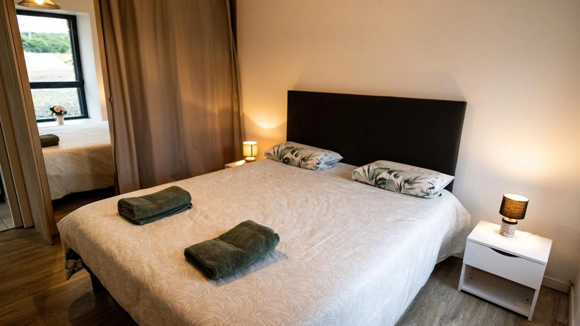 Holiday home Maison Comprenant Deux Gites A Louer, Ensemble Ou Independamment, Capacite De 4 A 19 Personnes Idealement Place Pour Visiter Le Mont-Saint-Michel, Saint-Malo Et Les Alentours Baguer-Pican