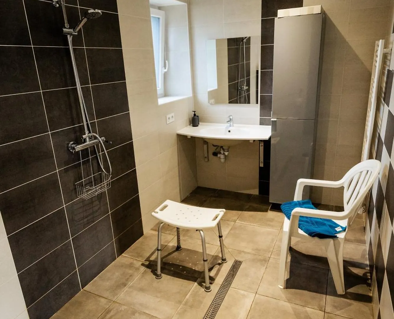 Maison Comprenant Deux Gites A Louer, Ensemble Ou Independamment, Capacite De 4 A 19 Personnes Idealement Place Pour Visiter Le Mont-Saint-Michel, Saint-Malo Et Les Alentours Baguer-Pican France